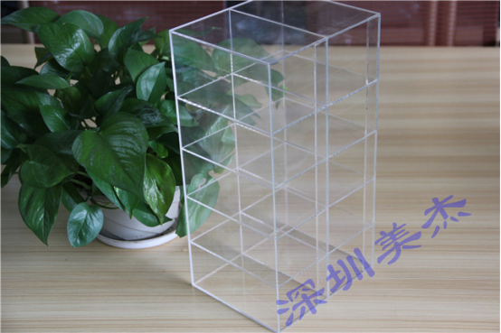 定制亞克力展示架，生產(chǎn)時(shí)需要注意哪些問(wèn)題呢？